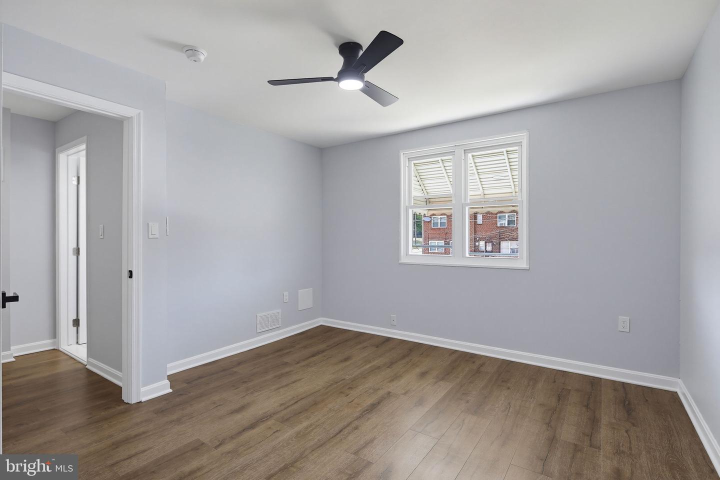 5561 Kennison Ave Property Photo 31