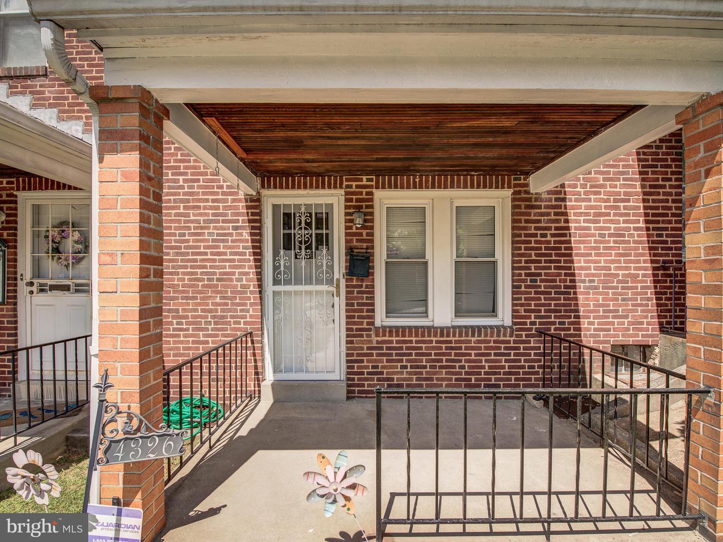 4326 Berger Ave Property Photo 6