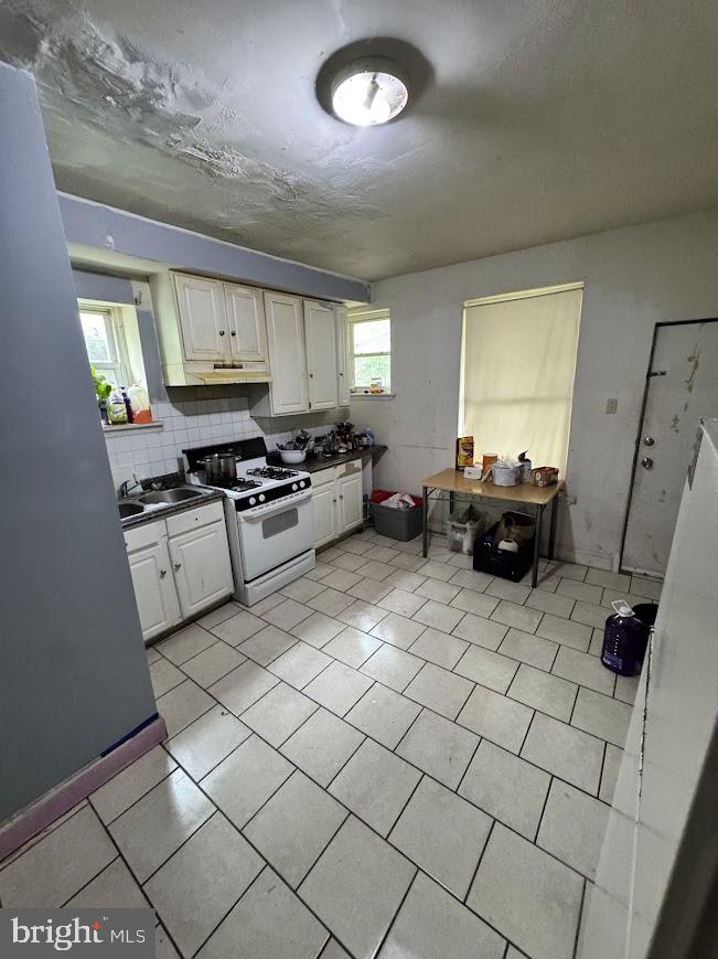 1411 N Rosedale St Property Photo 6