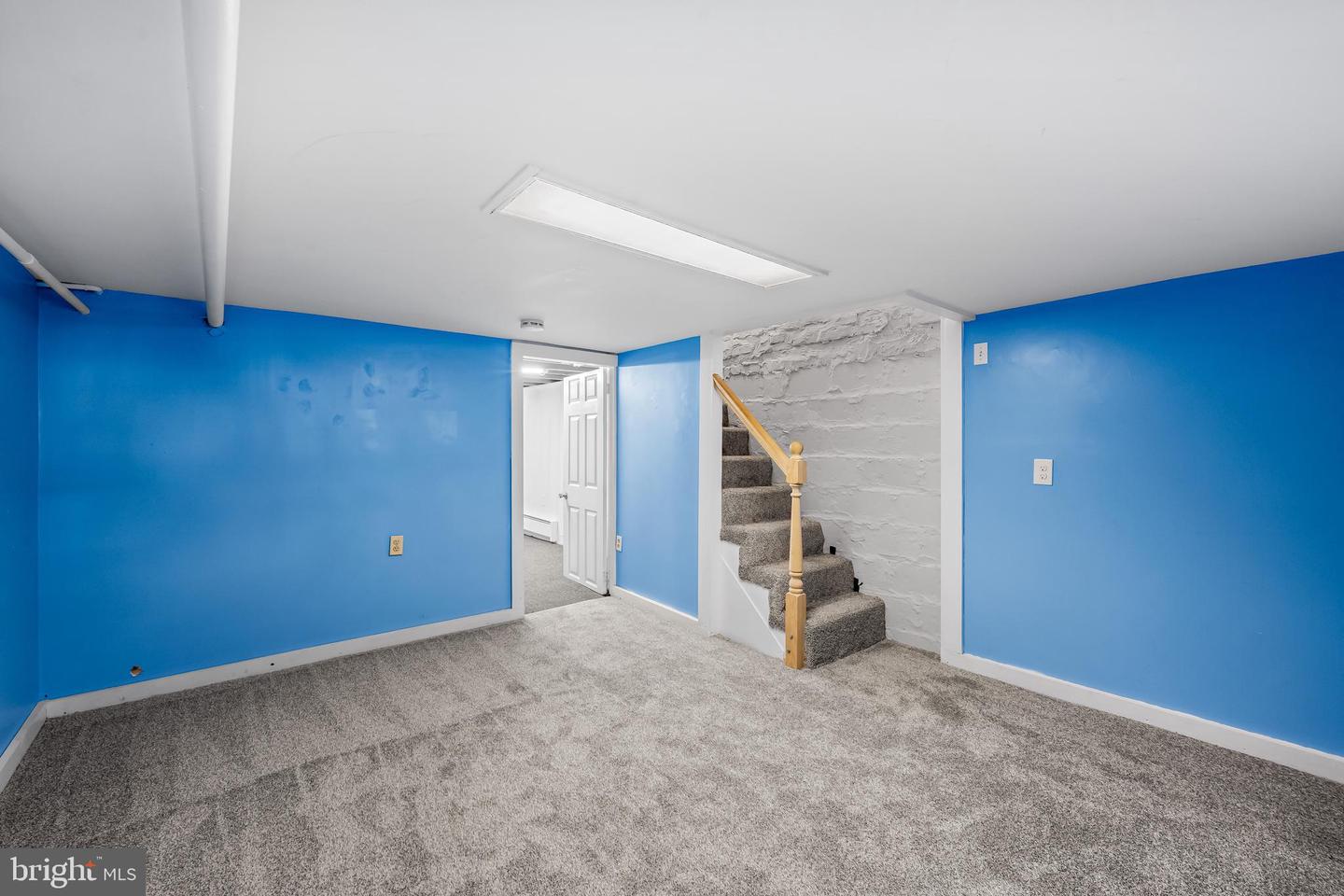 1109 W 40th St Property Photo 23