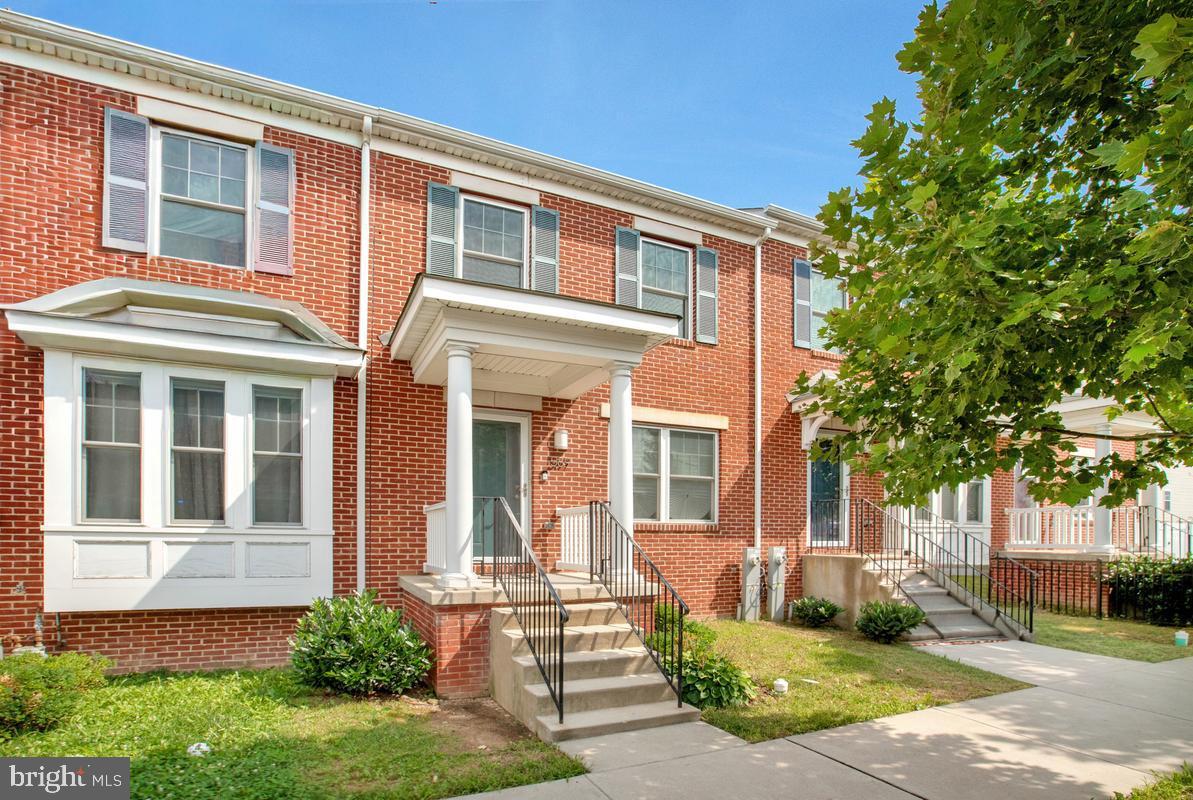 589 Baker St Property Photo 1