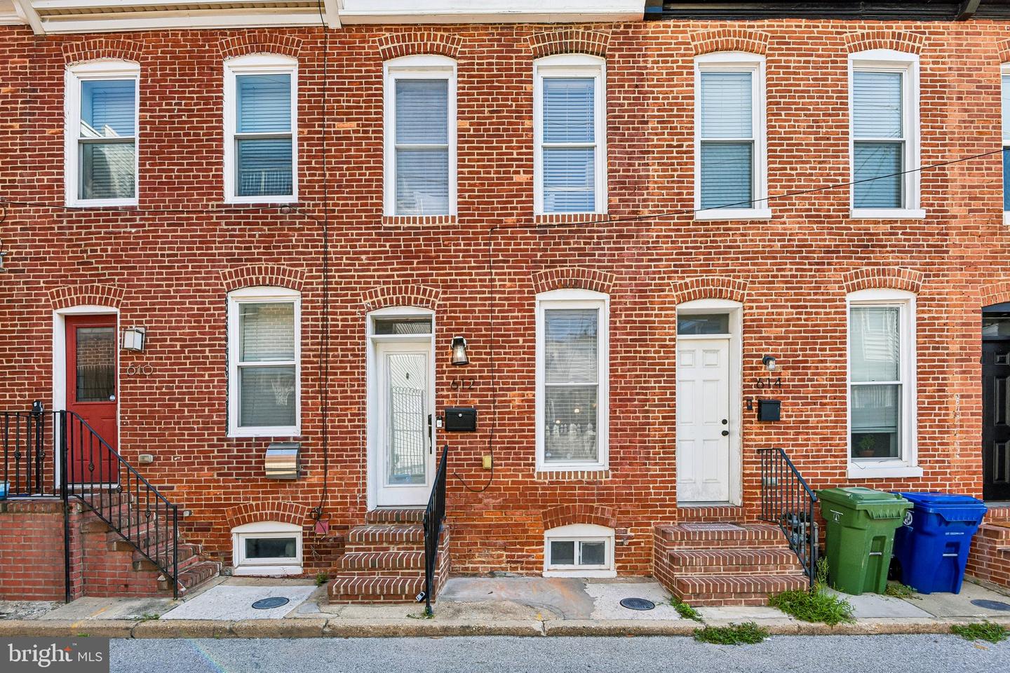 612 Hyson St Property Photo 1
