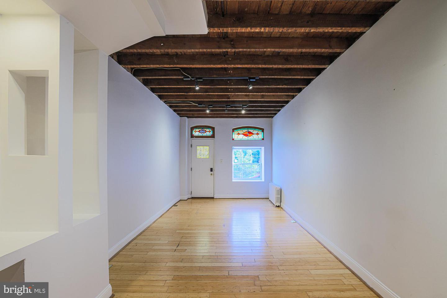 2421 Fait Ave Property Photo 6