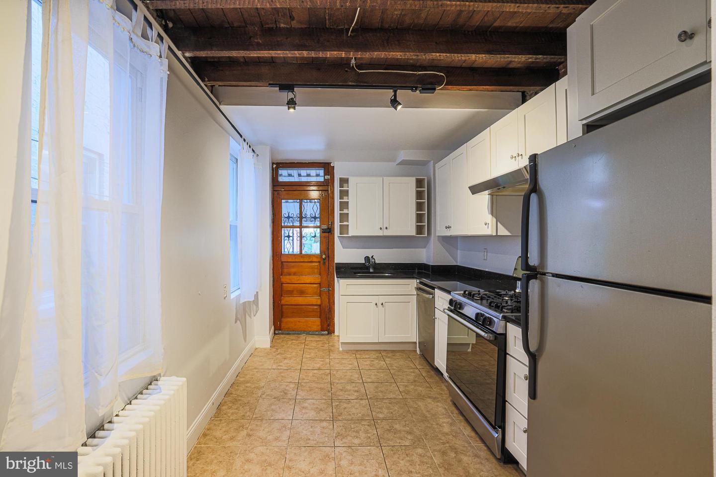 2421 Fait Ave Property Photo 7