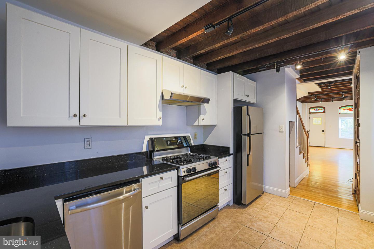 2421 Fait Ave Property Photo 10