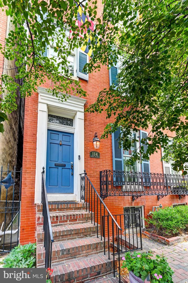 114 Montgomery St Property Photo 3