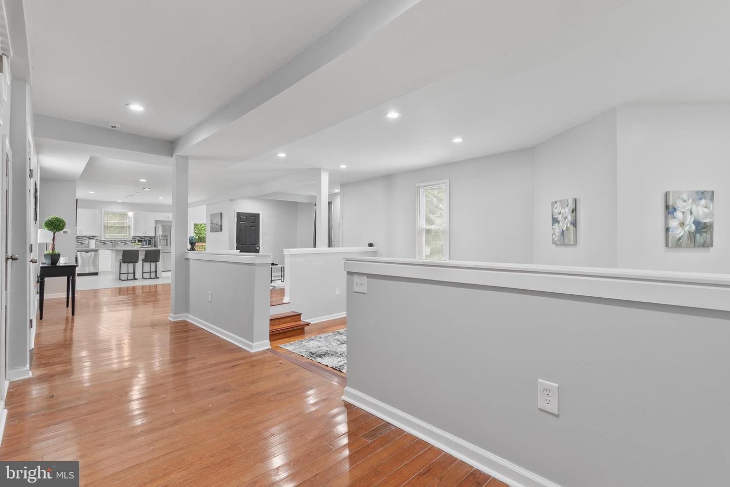 711 Woodbourne Ave Property Photo 6