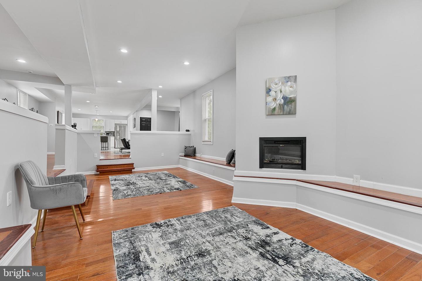 711 Woodbourne Ave Property Photo 8