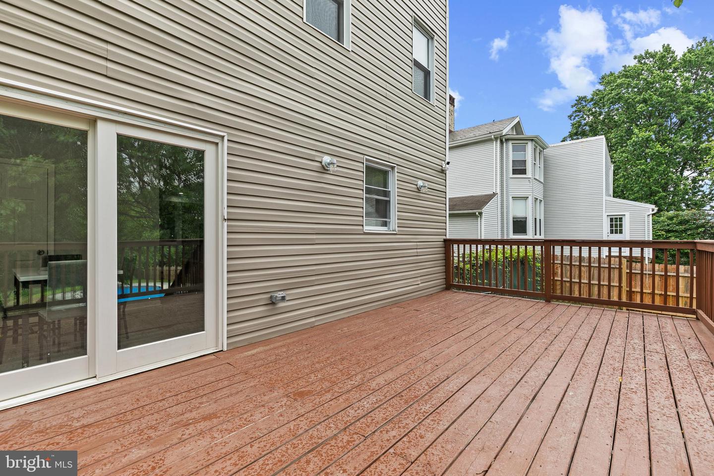 711 Woodbourne Ave Property Photo 28