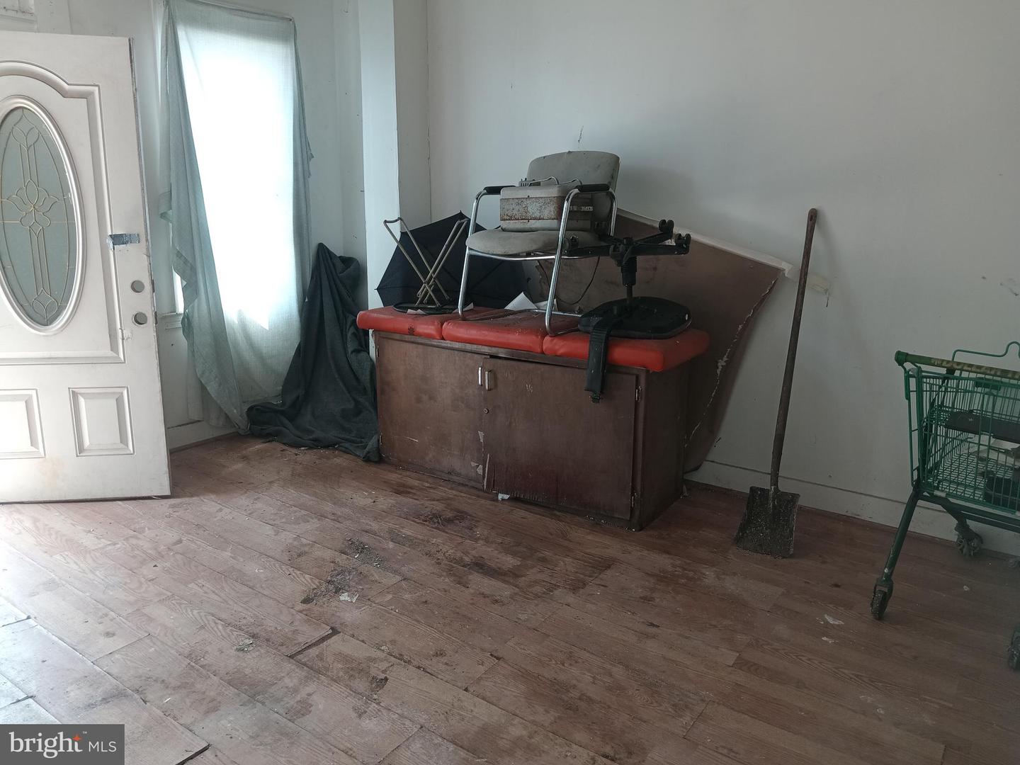 3916 Ridgewood Ave Property Photo 2