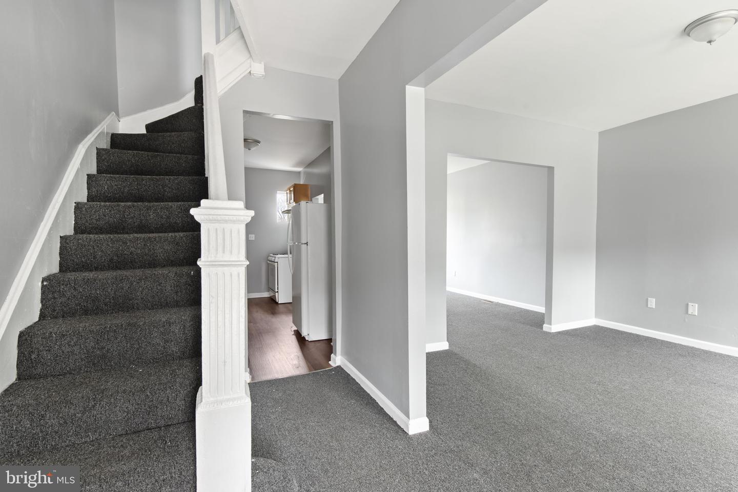 1209 Dukeland St Property Photo 3