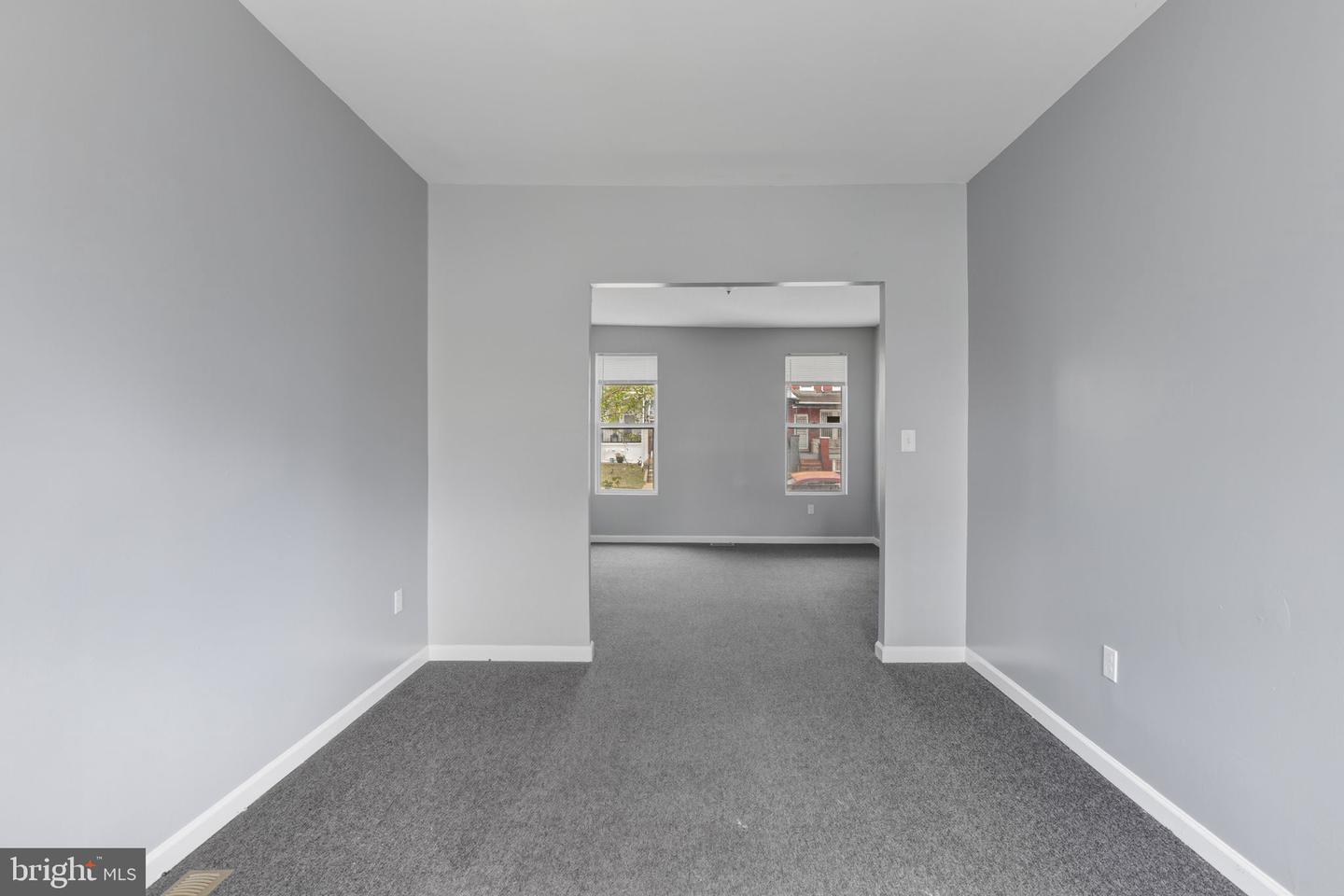 1209 Dukeland St Property Photo 4