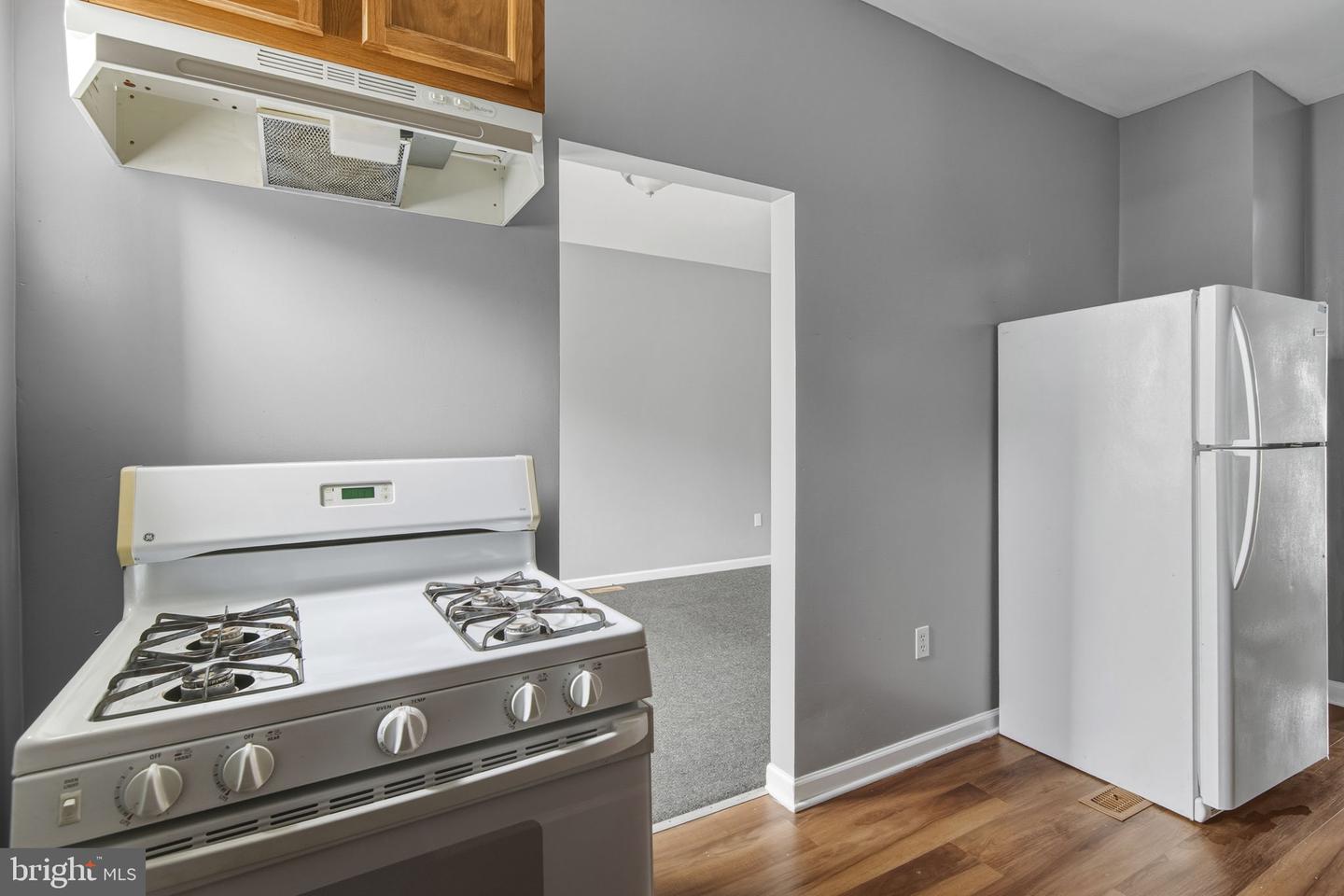 1209 Dukeland St Property Photo 6