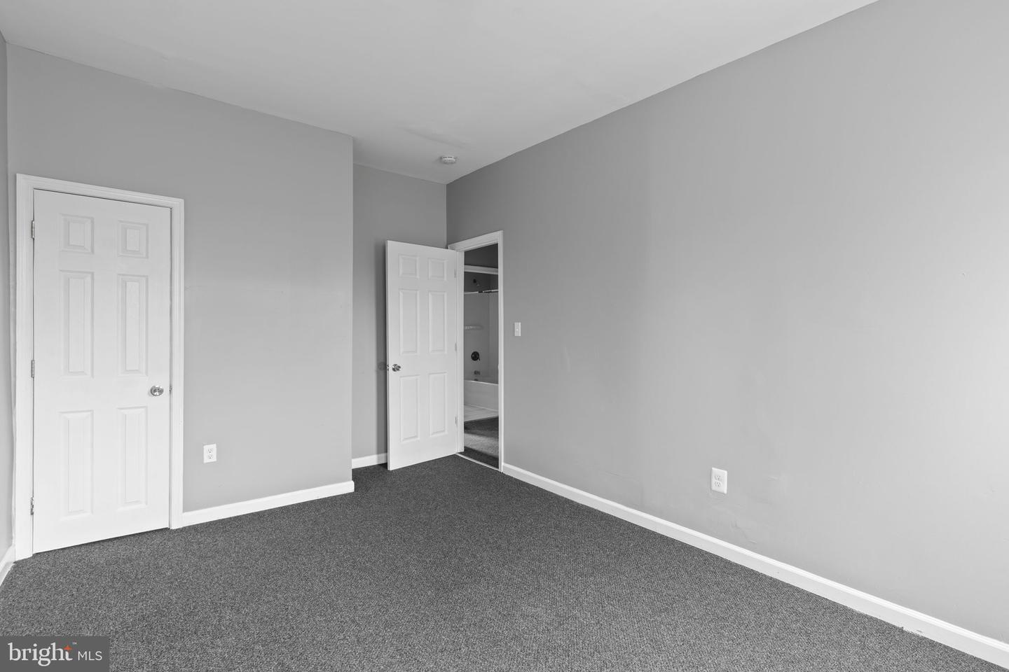 1209 Dukeland St Property Photo 7