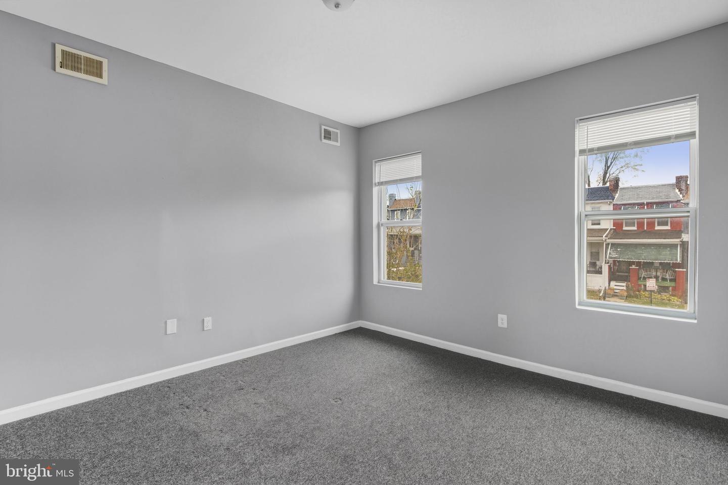 1209 Dukeland St Property Photo 11