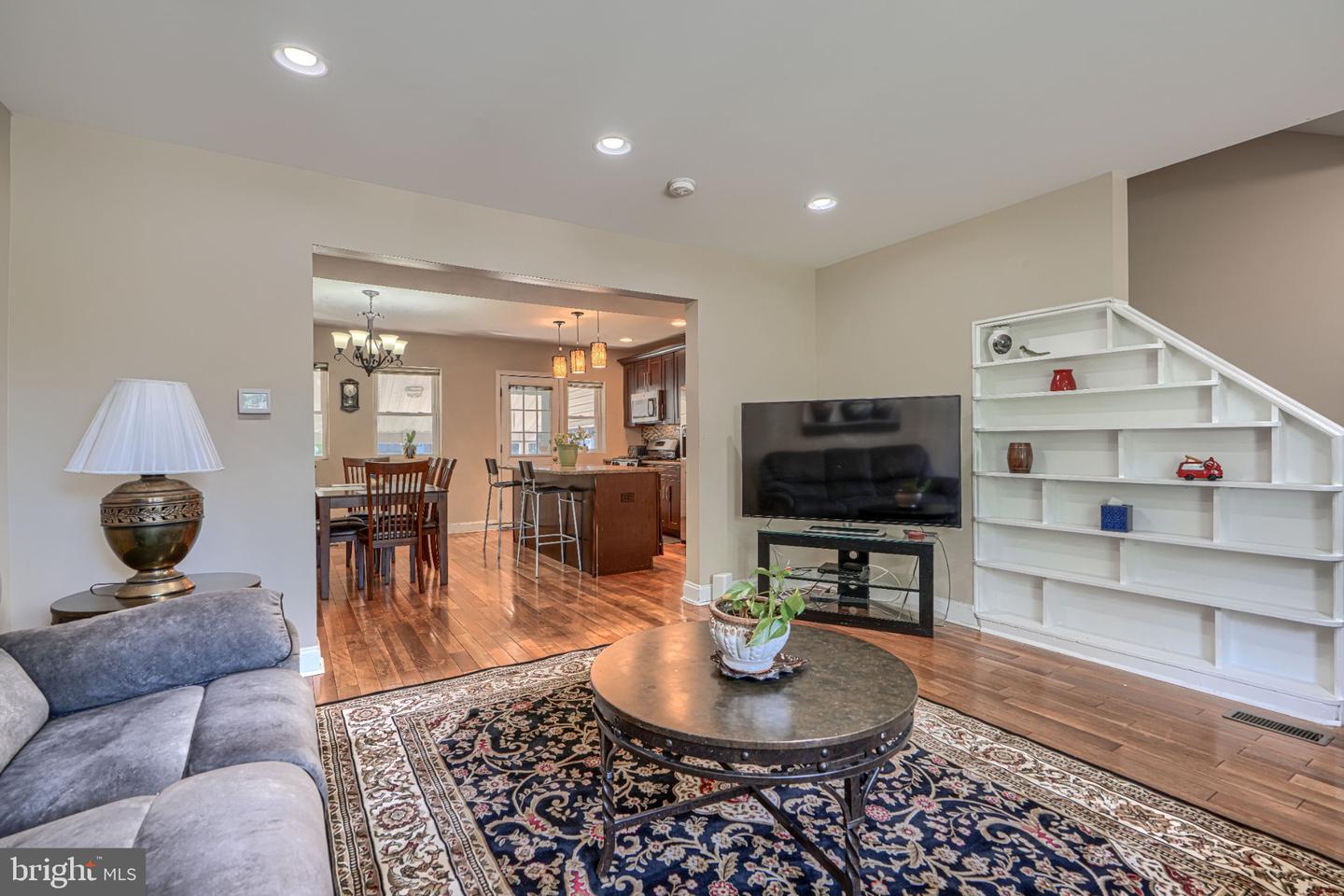 1639 Walterswood Rd Property Photo 10