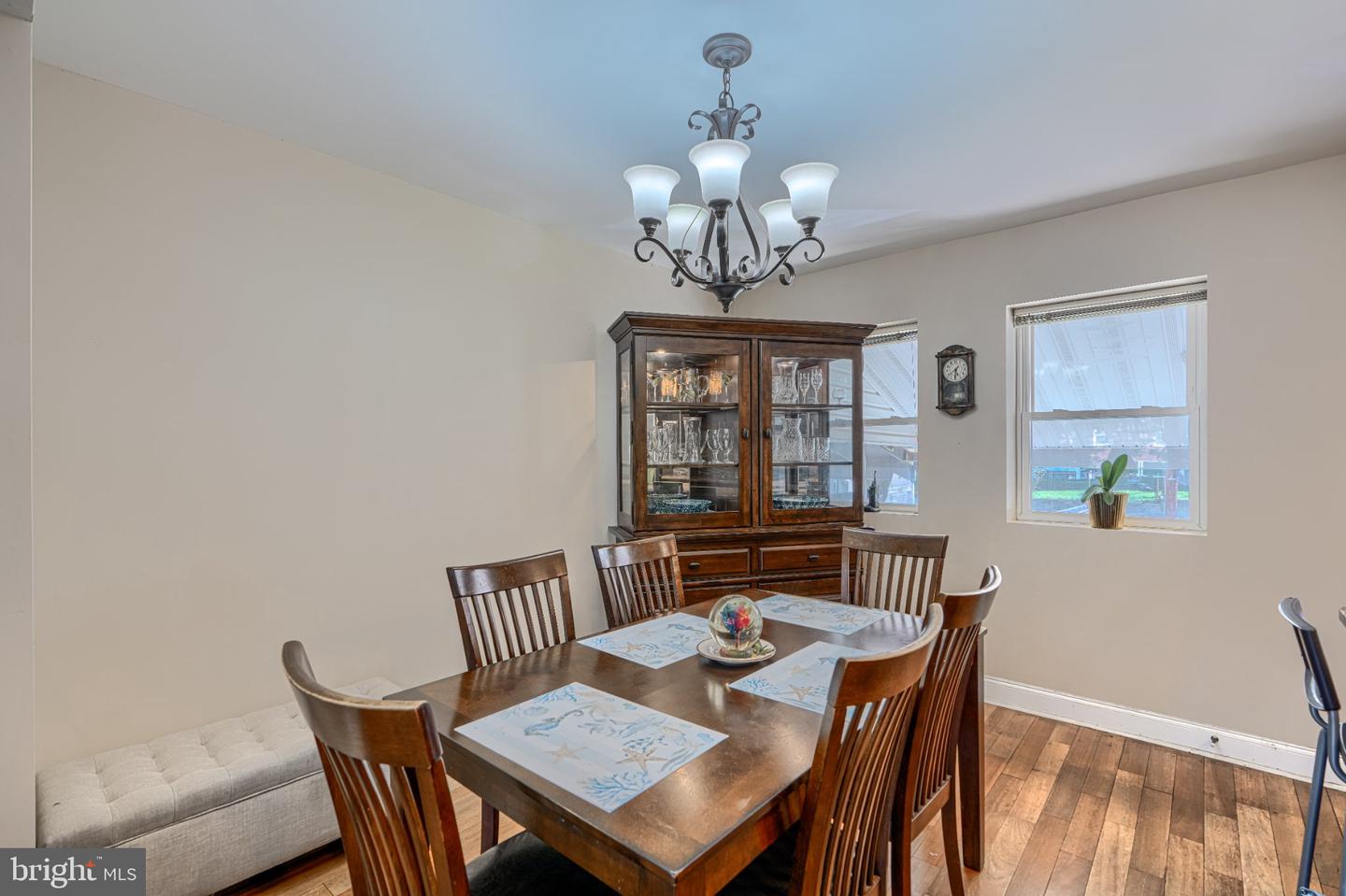 1639 Walterswood Rd Property Photo 14