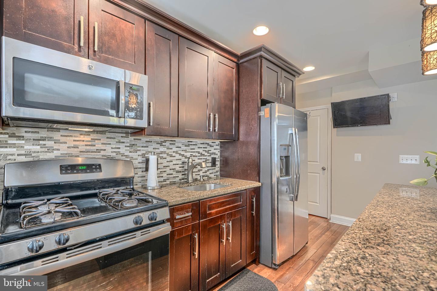 1639 Walterswood Rd Property Photo 20