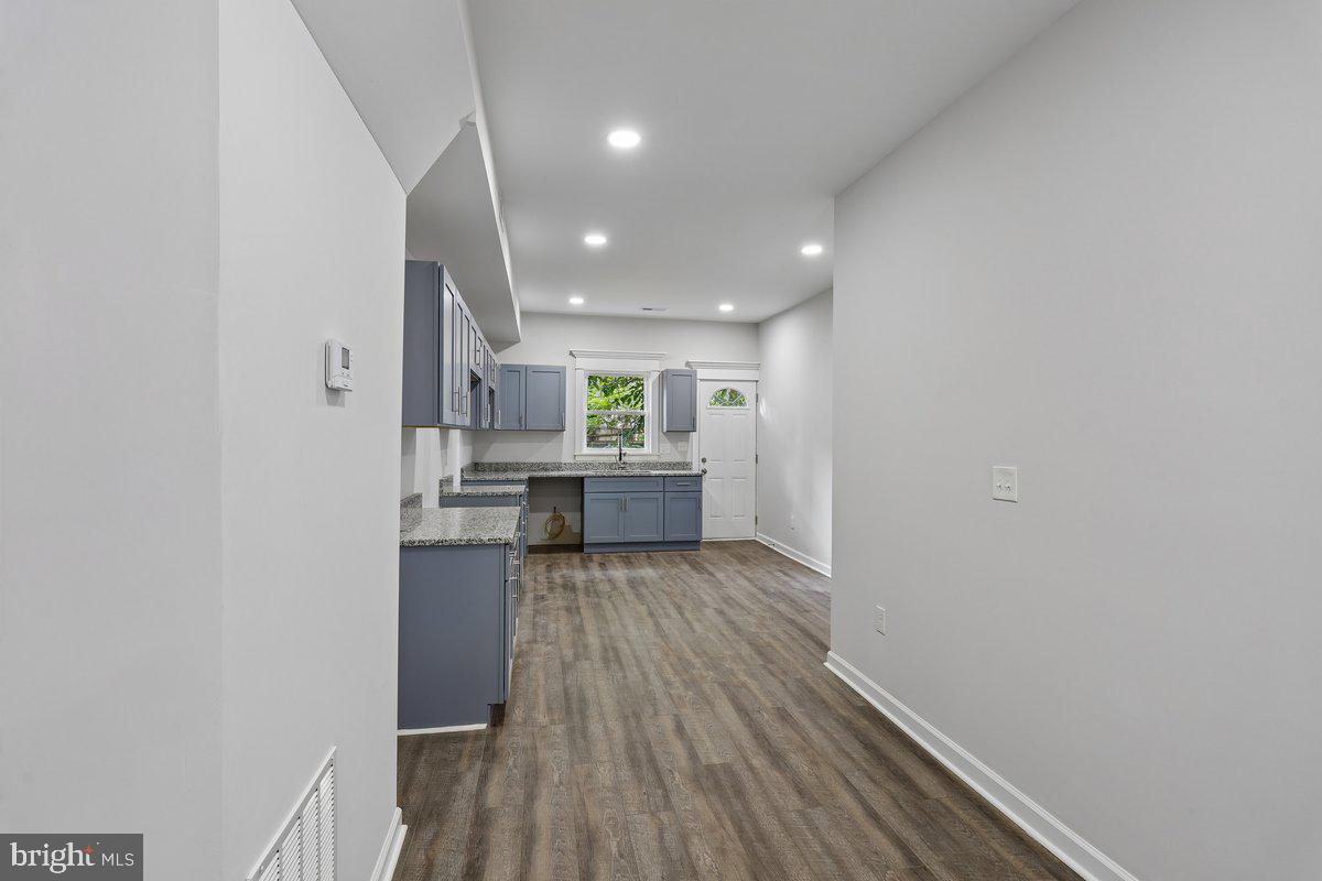 2615 Monument St Property Photo 6