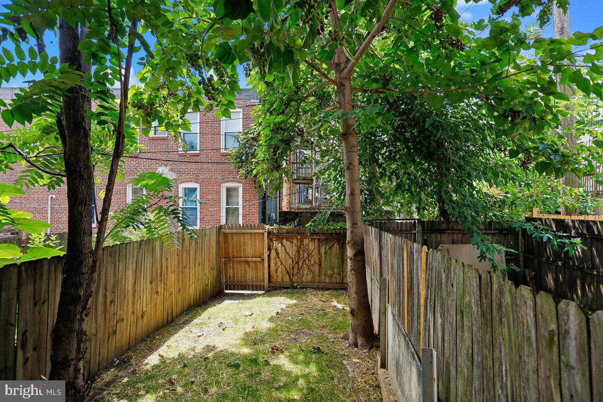2615 Monument St Property Photo 28
