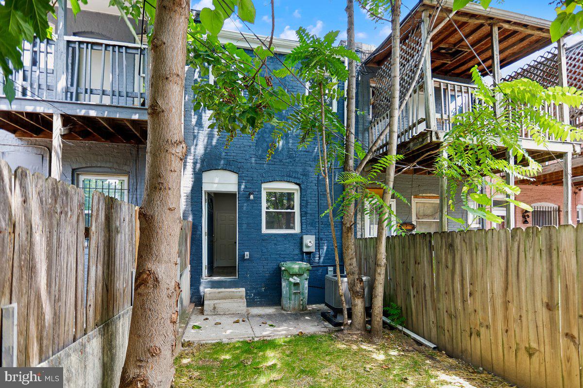 2615 Monument St Property Photo 31