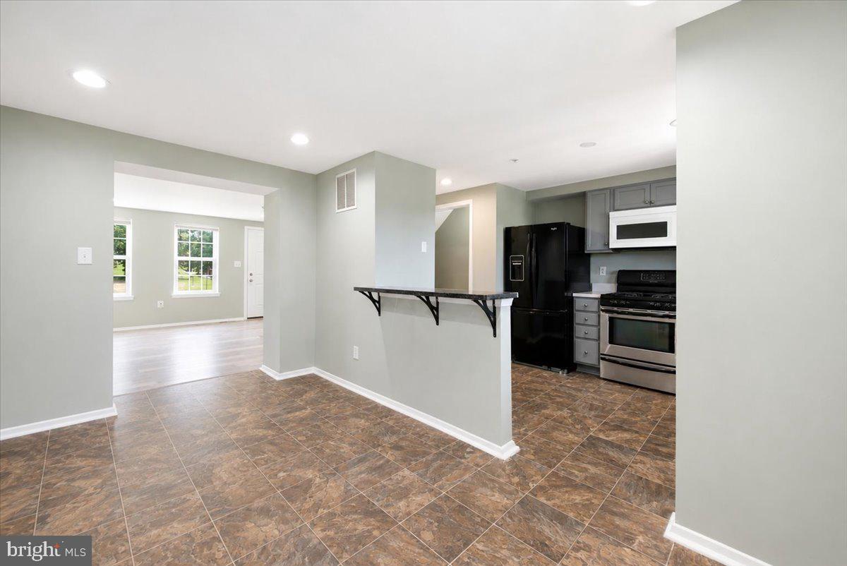 3426 Round Rd Property Photo 4