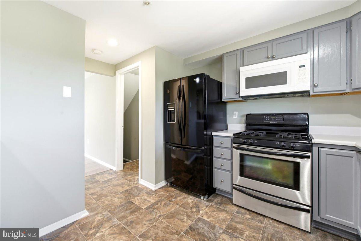 3426 Round Rd Property Photo 6