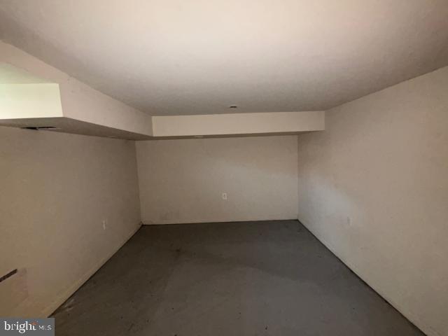 4926 Schaub Ave Property Photo 12