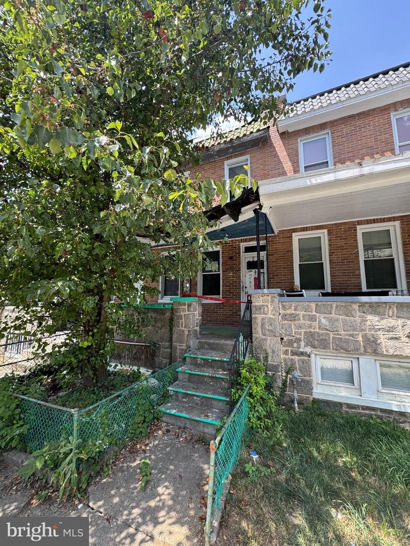 42 N ELLAMONT ST Property Photo 1