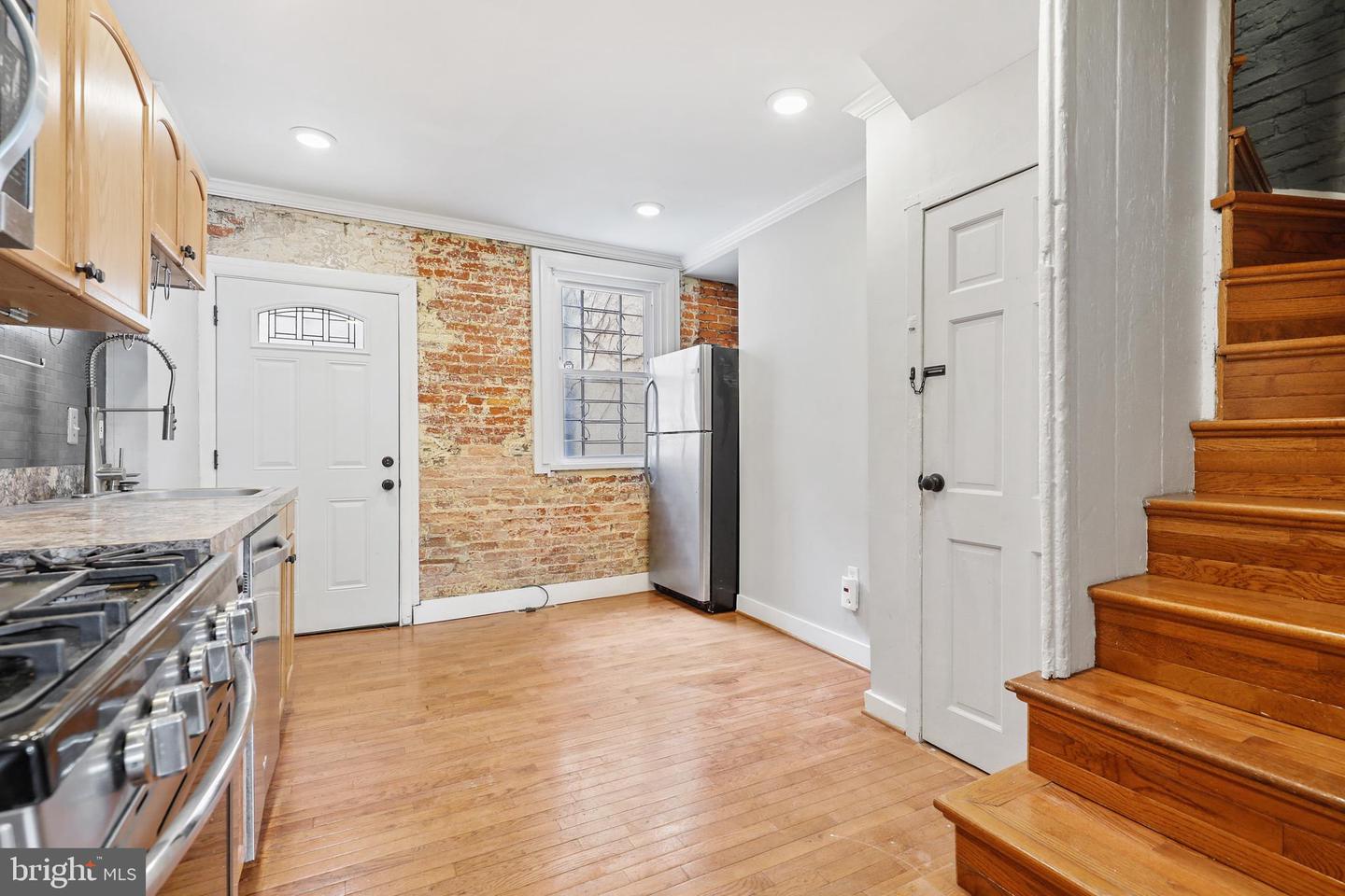 803 S Hanover St Property Photo 7