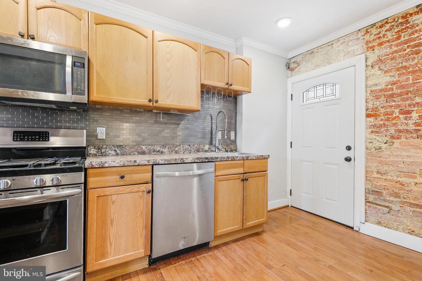 803 S Hanover St Property Photo 9
