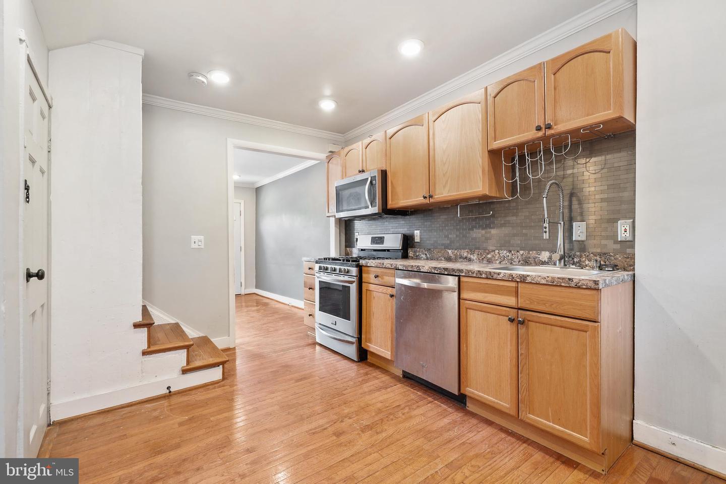 803 S Hanover St Property Photo 10