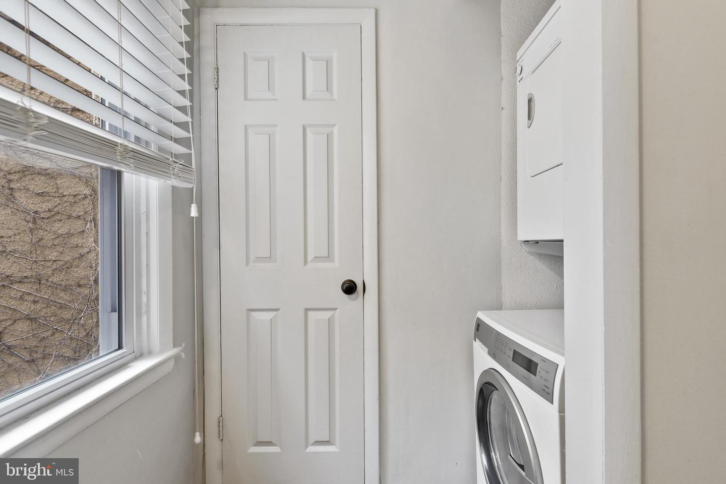 803 S Hanover St Property Photo 16