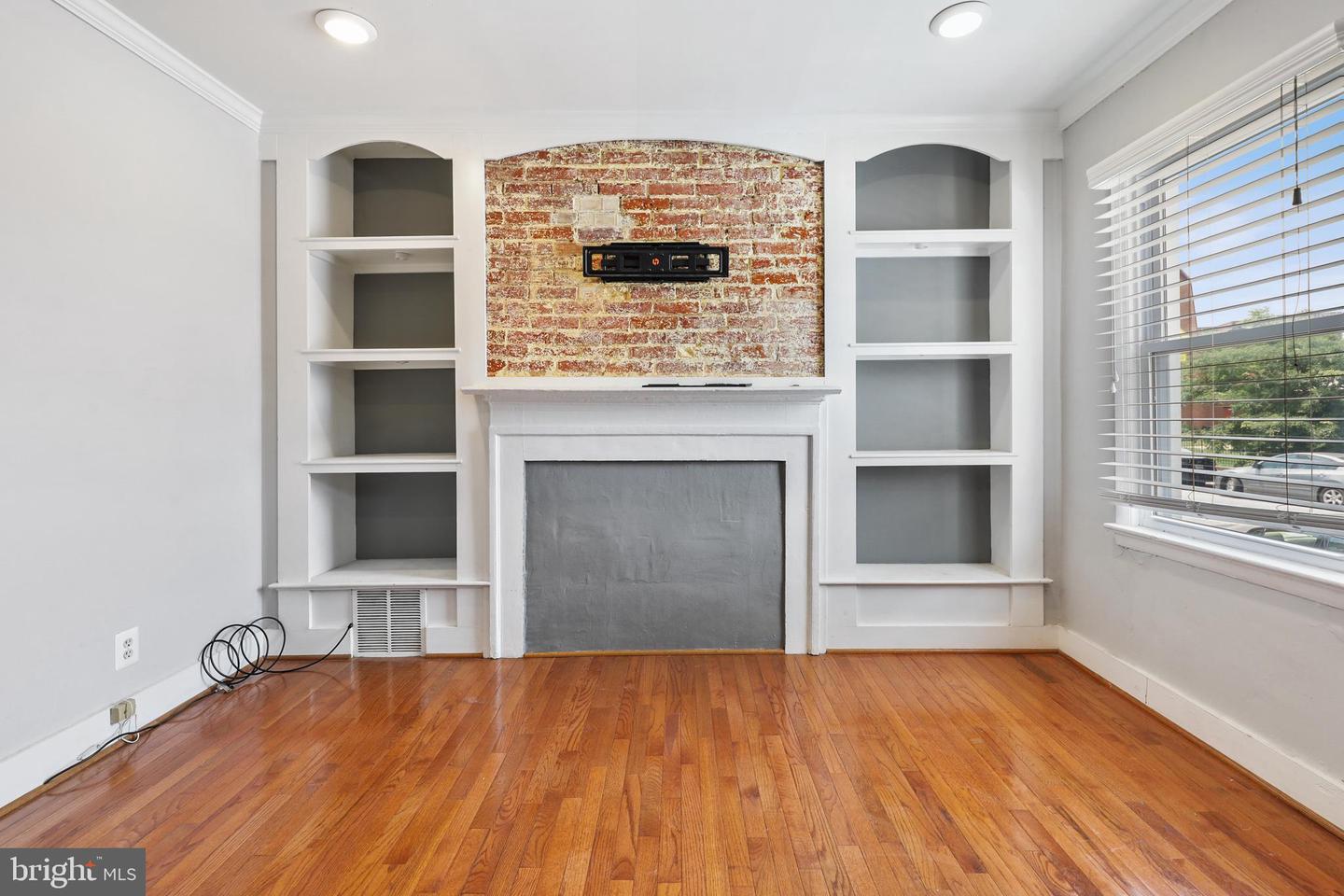 803 S Hanover St Property Photo 21