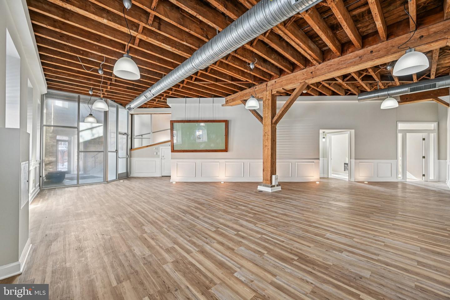 720 Montford Ave S #100 Property Photo 1