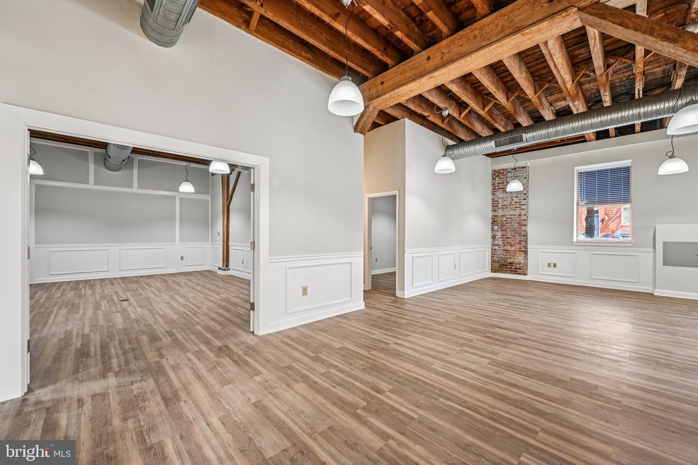 720 Montford Ave S #100 Property Photo 3