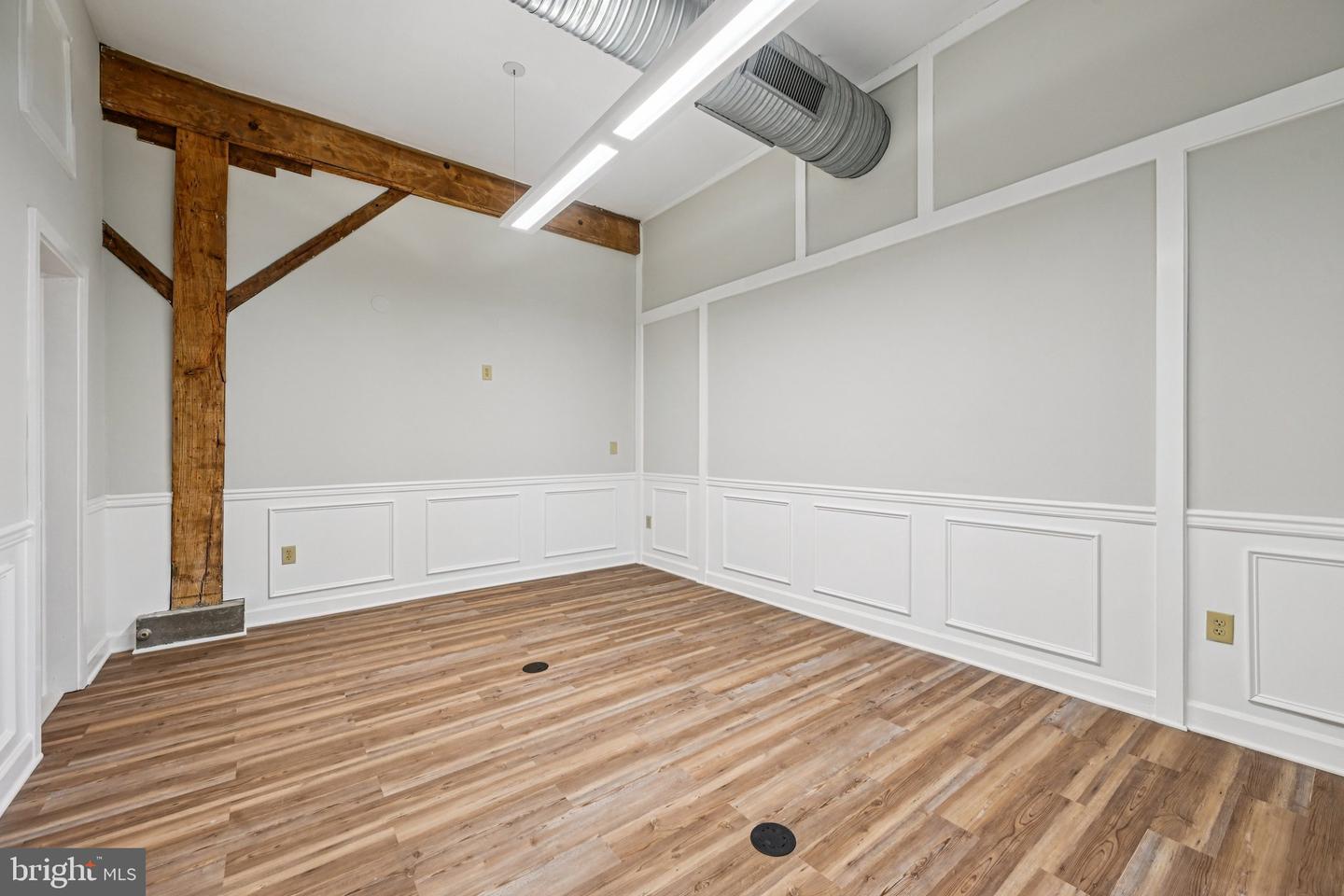 720 Montford Ave S #100 Property Photo 5
