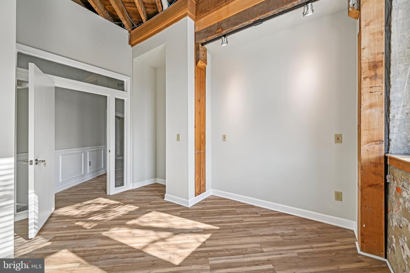 720 Montford Ave S #100 Property Photo 11