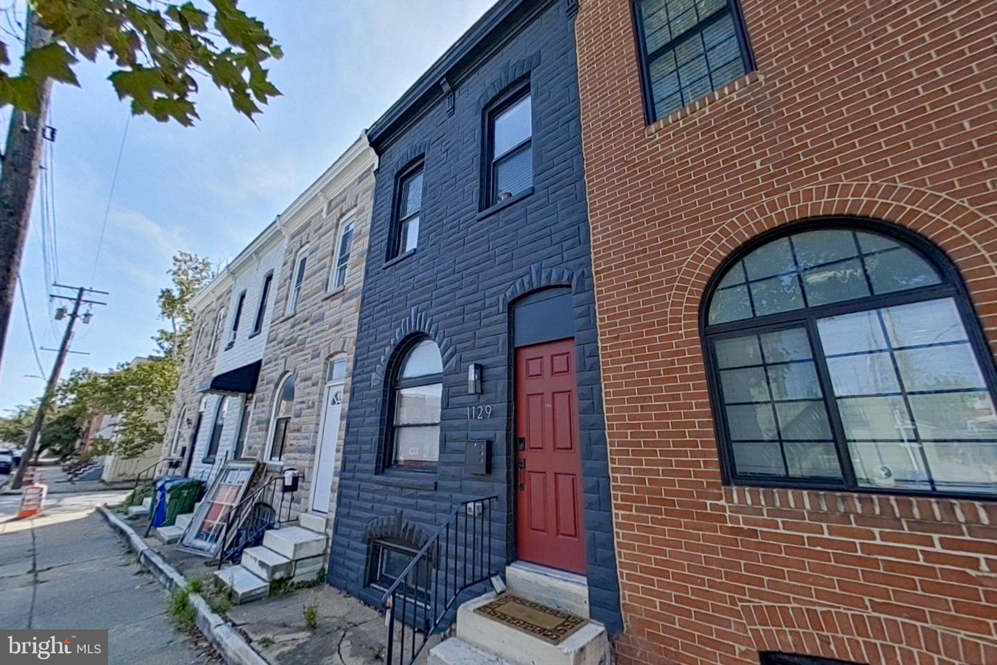 1129 W Ostend St Property Photo 3
