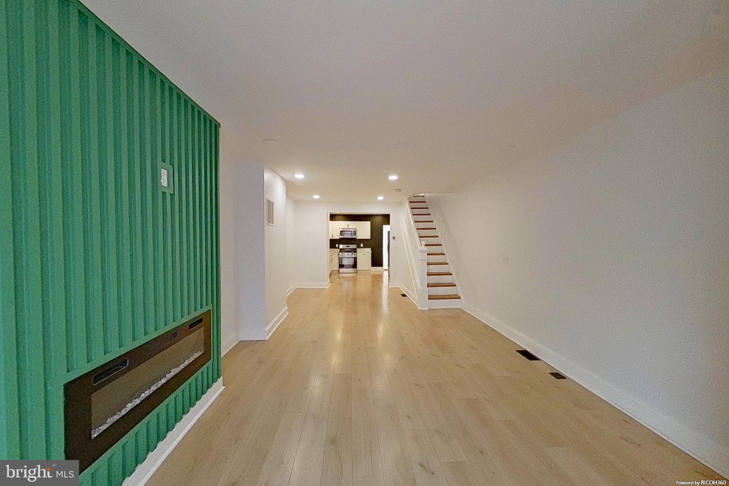 1129 W Ostend St Property Photo 6