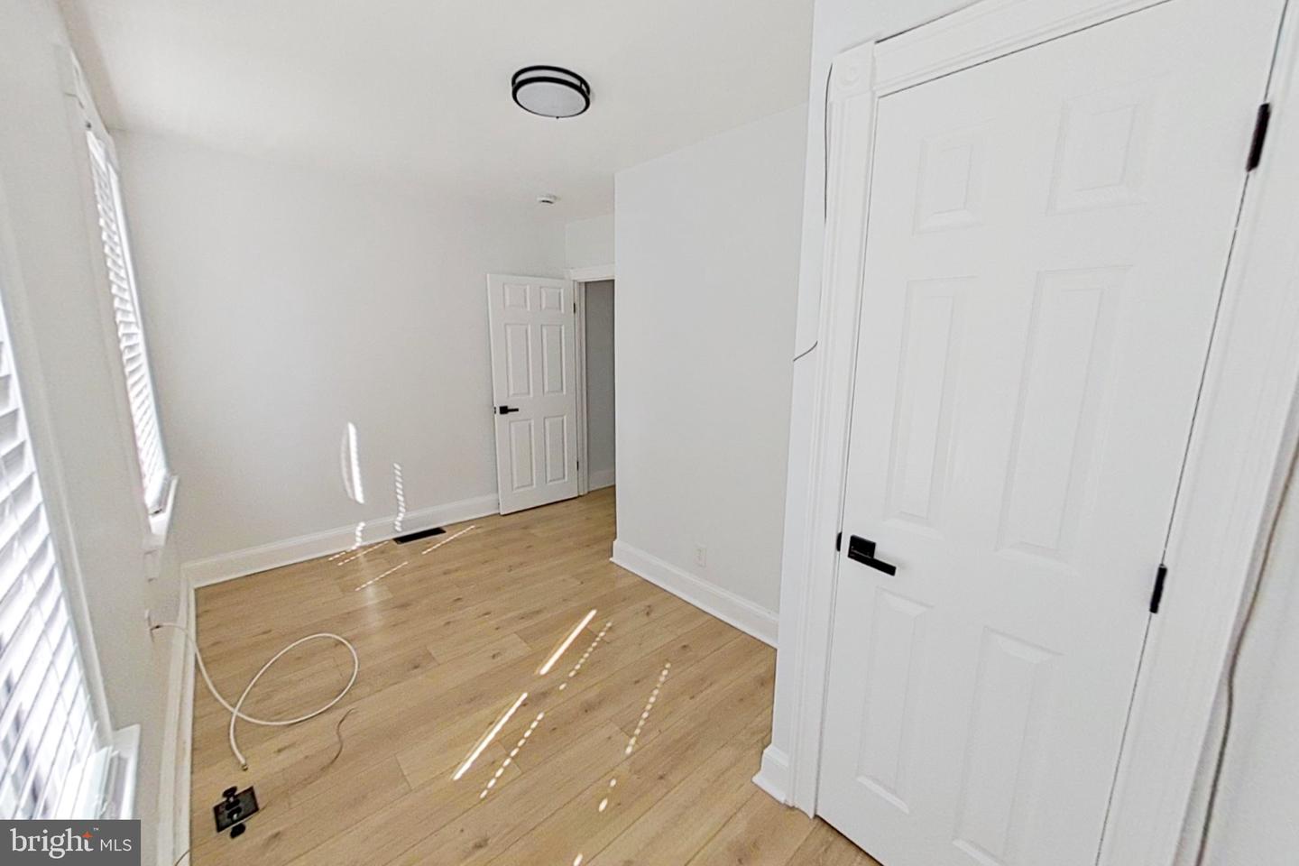 1129 W Ostend St Property Photo 15