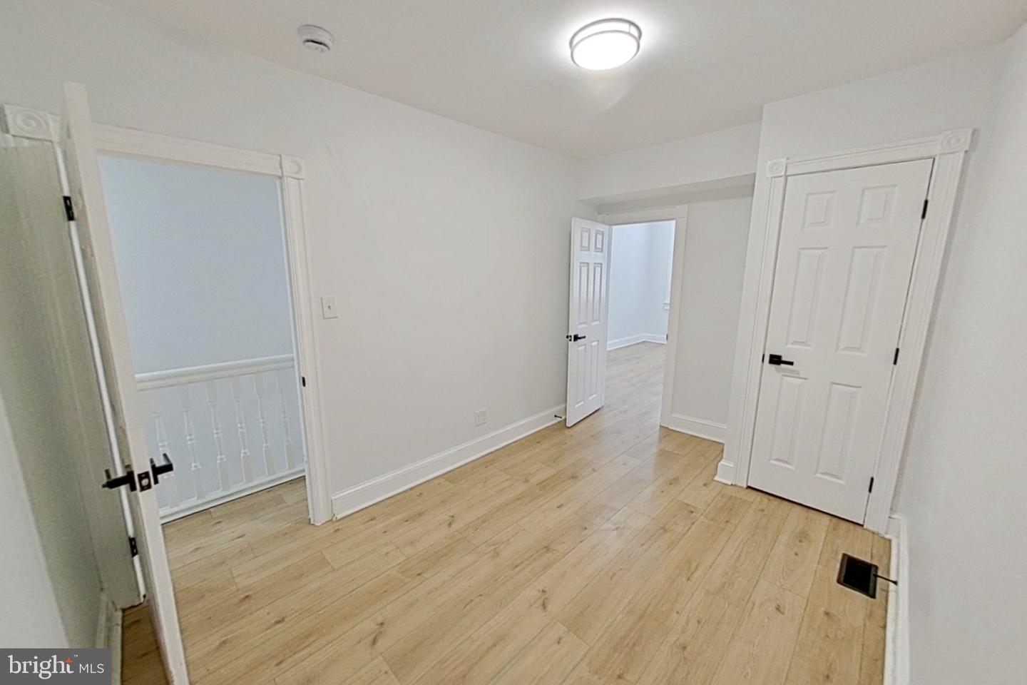 1129 W Ostend St Property Photo 18