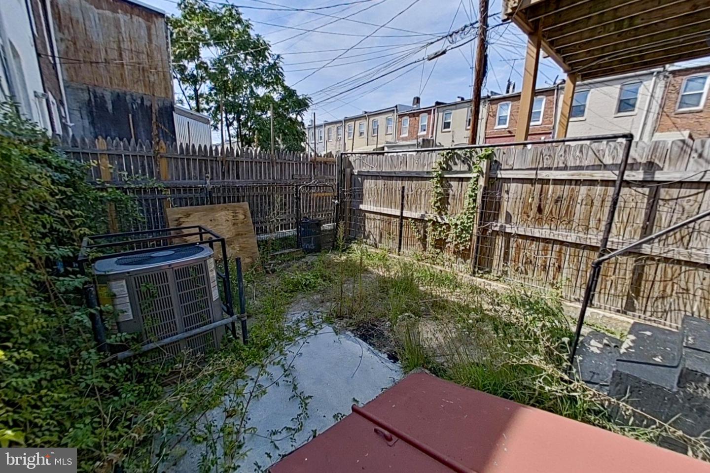 1129 W Ostend St Property Photo 25