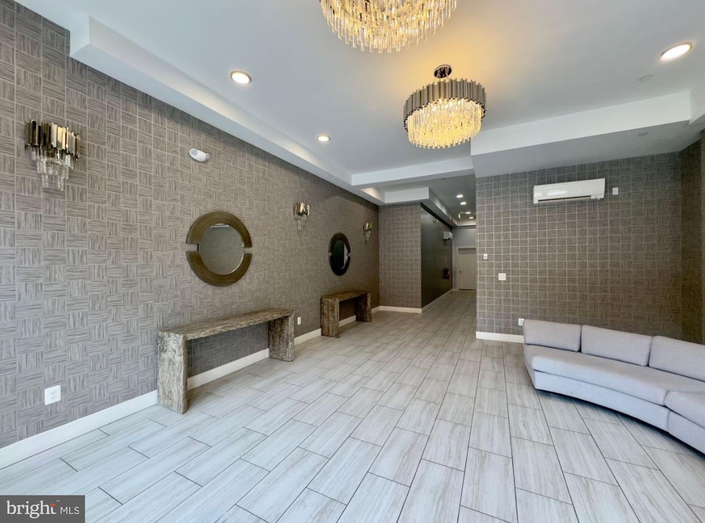 601 S Broadway #201 Property Photo 13