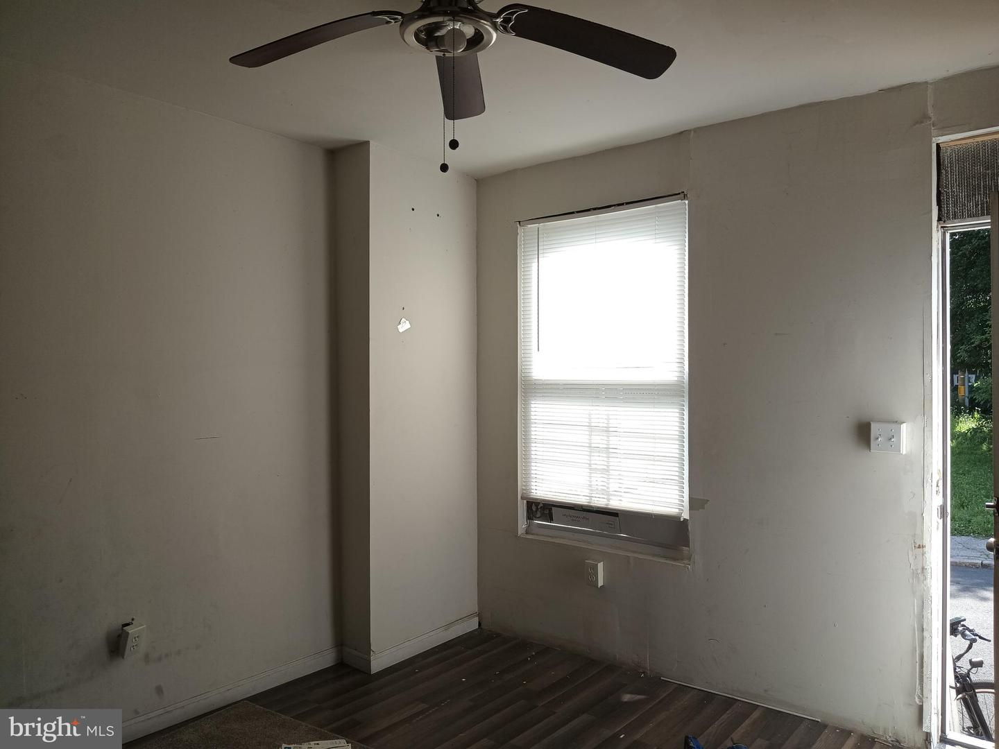 1701 N Durham St Property Photo 3