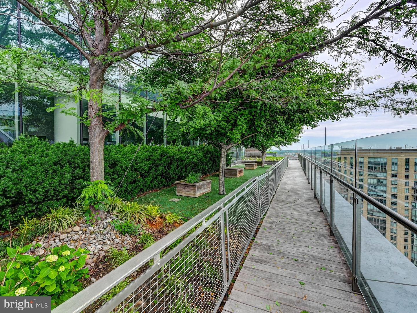 300 International Dr #2307 Property Photo 22