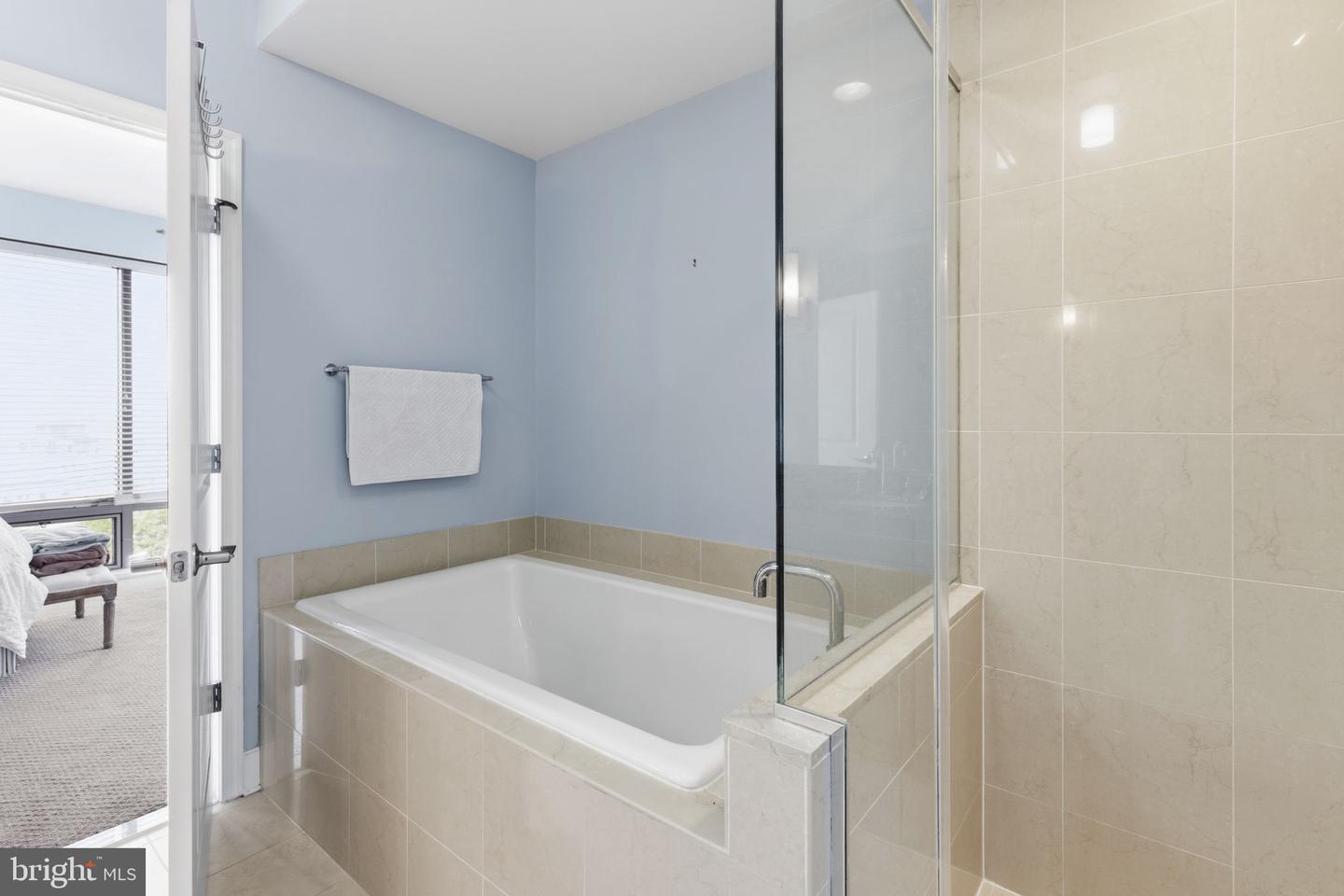 675 President St #1406 Property Photo 16