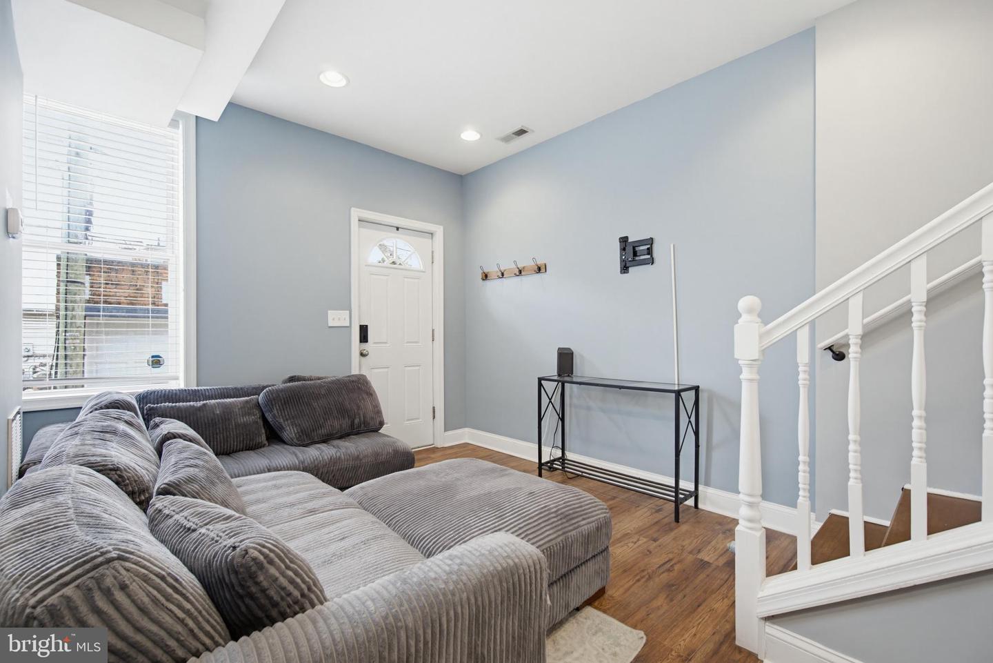 1429 Olive St Property Photo 2