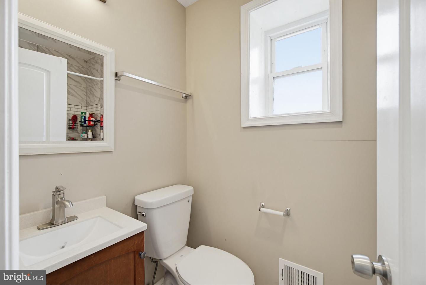 1429 Olive St Property Photo 14