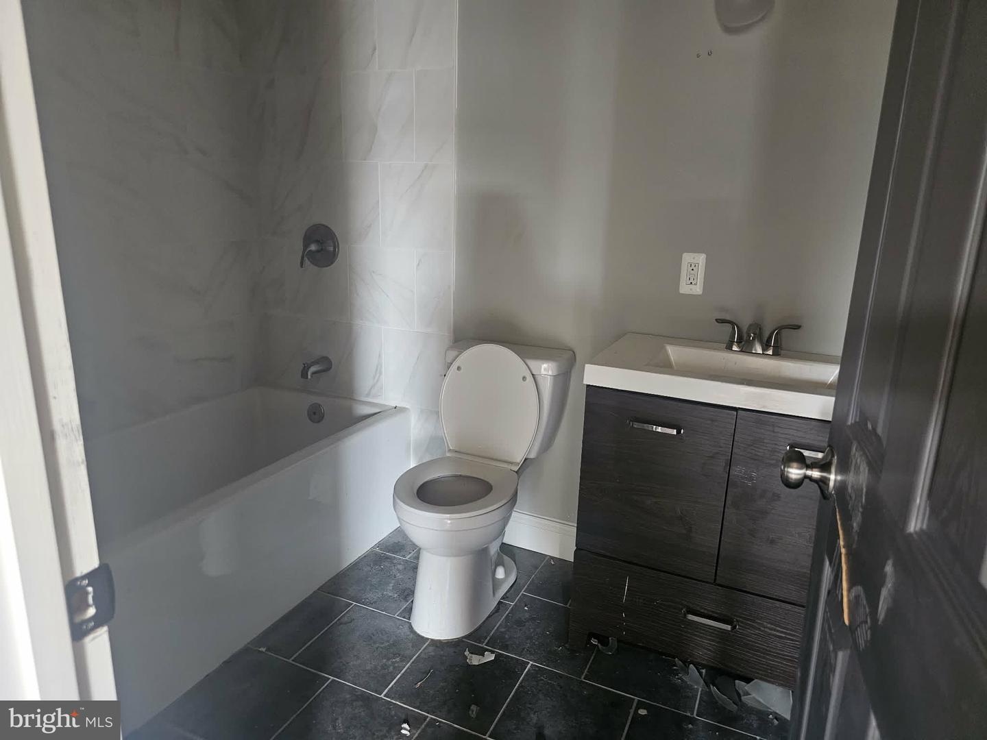 413 Lyndhurst St Property Photo 19